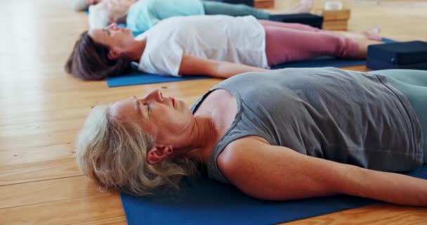 Méditation Yoga Groupe Femmes Dans Pose Corps Salle Gym Pour — Video