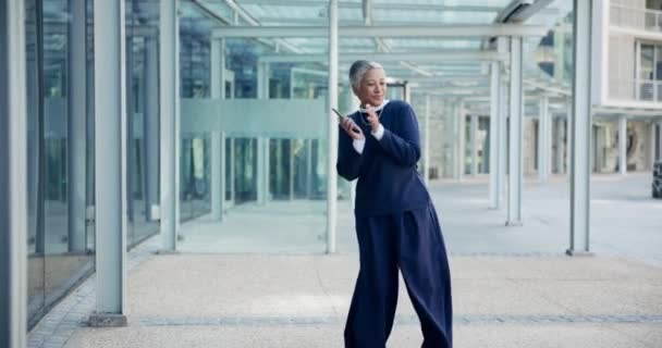 Business Senior Happy Woman Building Dancing Celebrate Success Winning Bonus — Stock Video