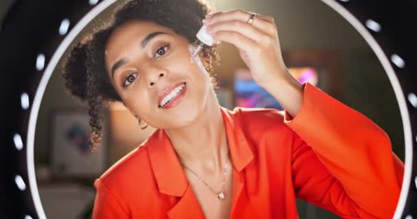 Mulher Feliz Vlog Soro Com Anel Luz Para Beleza Cuidados — Vídeo de Stock