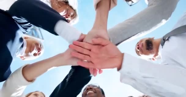 Teamwork Sky Business People Hands Stack Mission Goals Collaboration Community — Stock Video