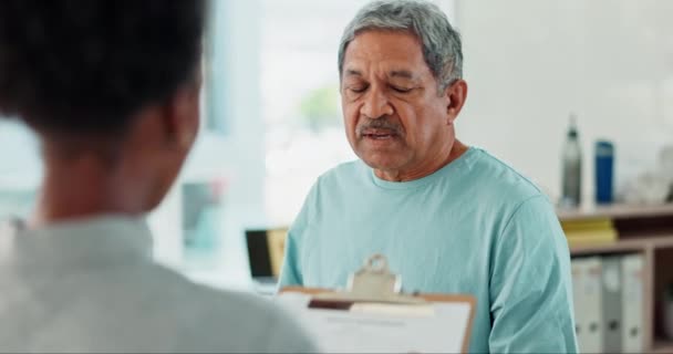 Bolest Zraněný Starší Muž Lékařem Nemocnici Klinice Nebo Wellness Centru — Stock video