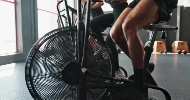Здоровье Тренажерный Велосипедный Тренажеры Физических Упражнений Отдых Учебном Классе Тела — стоковое видео
