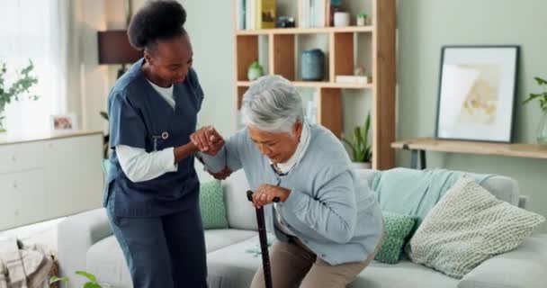 Huzurevinde Yaşlılar Kadınlar Bakıcılar Hareket Kabiliyeti Sakatlık Iyileştirme Emeklilik Desteği — Stok video