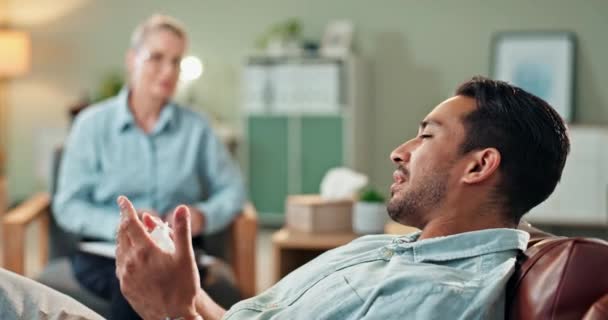 Thérapie Parler Homme Triste Avec Psychologue Bureau Pour Santé Mentale — Video