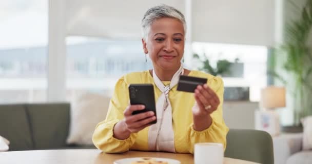 Emerytka Telefon Komórkowy Lub Karta Kredytowa Zakupach Internetowych Fintech Lub — Wideo stockowe