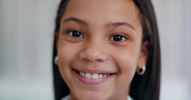 Enfant Visage Sourire Avec Bonheur Satisfaction Vision Résultent Clinique Optométriste — Video