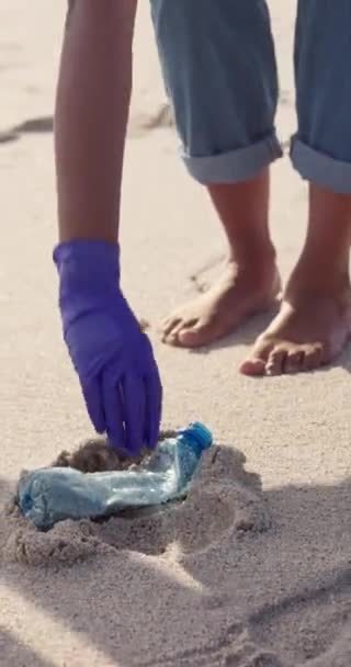 Добровольцы Пластик Очистка Пляжа Активизма Загрязнения Окружающей Среды Общественных Работ — стоковое видео