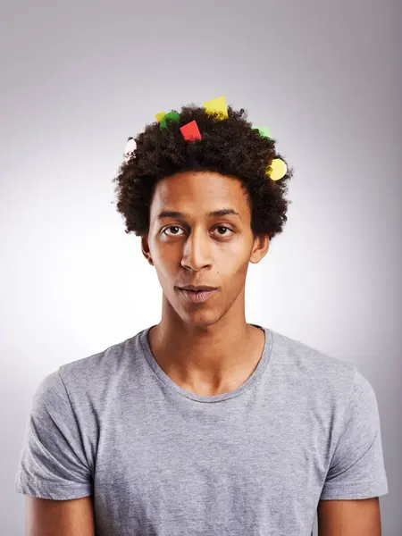 Retrato Homem Negro Confete Engraçado Brincadeira Piada Criativo Falhar Oops — Fotografia de Stock
