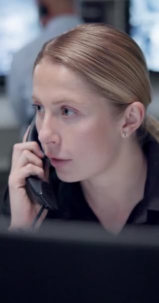 Security Guard Woman Telephone Control Room Talking Communication Safety Report — Stock Video