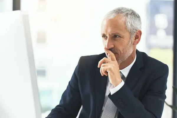 Mature Man Office Thinking Computer Internet Research Online Information Lawyer — Stock Photo, Image