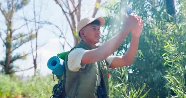 Teléfono Hombre Vídeo Naturaleza Con Viajes Eco Camping Estudiante Universitario Vídeo De Stock