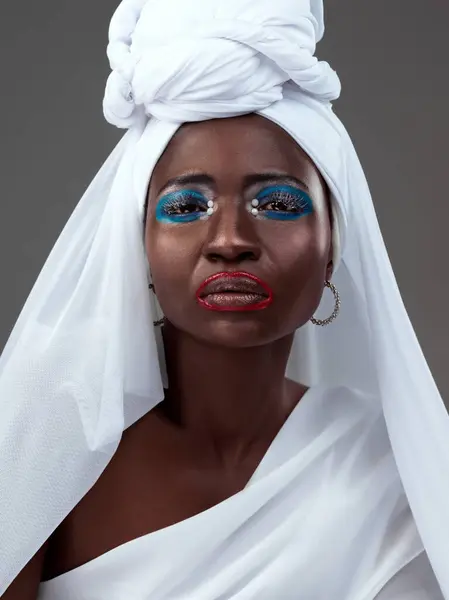 Portrait Africaine Fille Cosmétique Beauté Tissu Avec Maquillage Foulard Traditionnel — Photo