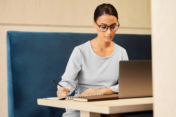 Secretary Laptop Businesswoman Notebook Schedule Daily Routine Checklist Ideas Agenda — Stock Photo, Image