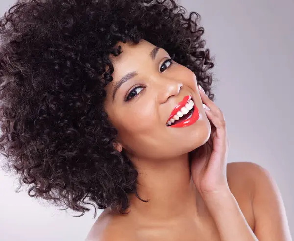 Úsměv Krása Portrét Černošky Make Upem Afro Péče Pleť Důvěrou — Stock fotografie