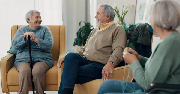 Conversation Happy Senior Friends Living Room Nursing Home Communication Smile — Stock Photo, Image
