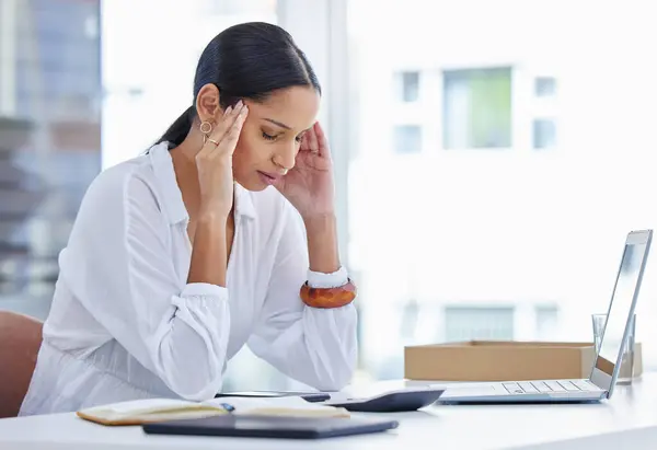 Woman Headache Frustrated Office Burnout Employee Mental Health Anxiety Female — Stock Photo, Image