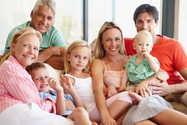 Portrait Big Family Sofa Memories Holiday Relax Care Support Love — Stock Photo, Image