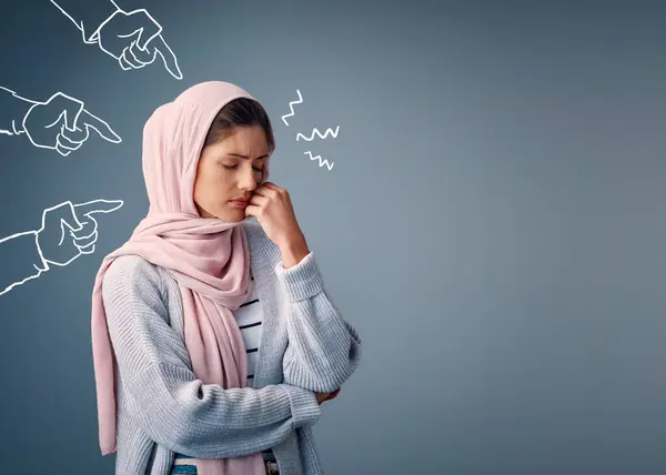 Šikana Ruce Nebo Ukazující Muslimskou Ženu Pro Depresi Studio Makléřství — Stock fotografie