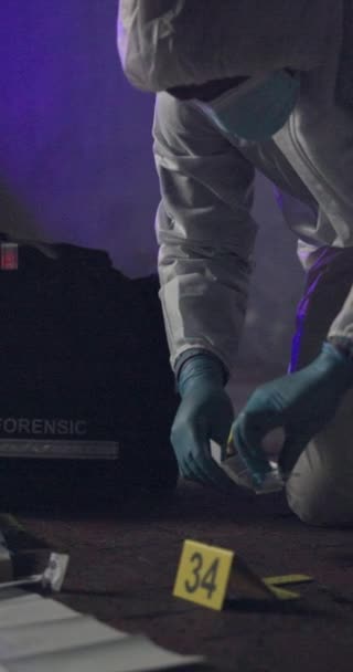 Pessoa Fabricante Forense Cena Crime Investigação Acidente Crime Com Caixa — Vídeo de Stock