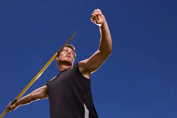 Man Atlet Dan Lembing Melemparkan Untuk Kompetisi Olahraga Dengan Kekuatan Stok Foto