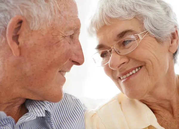 Couple Senior Happy Love Looking Home Relax Together Bonding Smile — Stock Photo, Image