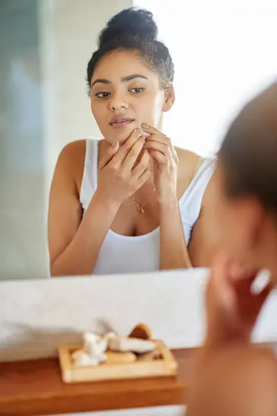 Skincare Mirror Woman Popping Pimple Face Hands Dirt Scar Skin — Stock Photo, Image