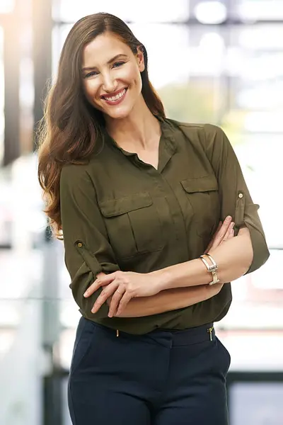 Kvinde Ledelse Smil Portræt Som Medarbejder Arbejdspladsen Erhvervslivet Vækst Rekruttering Stock-billede