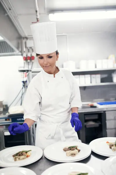 Cooking Chef Woman Restaurant Kitchen Catering Food Plate Fine Dining Rechtenvrije Stockafbeeldingen