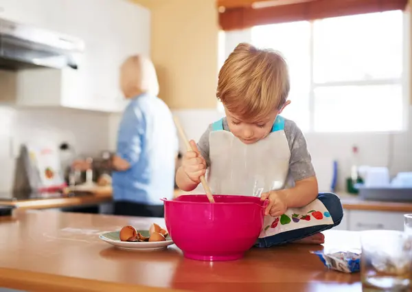Child Mixing Mom Baking Together Kitchen Development Relationship Growth Home — Stock Photo, Image