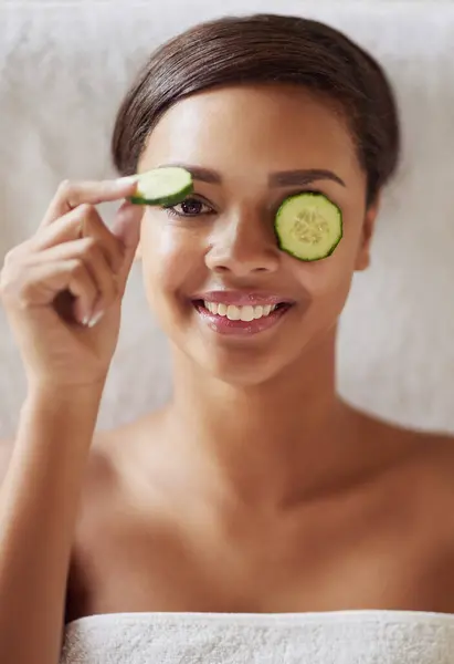 Portrait Woman Spa Cucumber Skincare Smile Facial Relaxation Wellness Detox — Stock Photo, Image