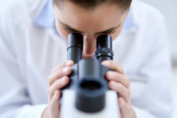 Scientist Study Analysis Laboratory Microscope Tablet Research Discovery Woman Science — Stock Photo, Image