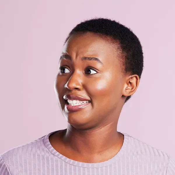 Confused Face Black Woman Studio Gossip Attitude News Surprise Expression – stockfoto