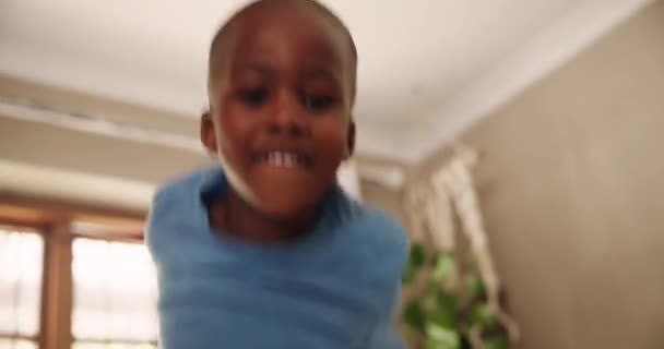 Springen Plezier Kind Een Huis Gelukkig Spelen Wakker Worden Met — Stockvideo