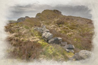 Baldstone ve Gib Torr. Birleşik Krallık 'taki Peak District Ulusal Parkı' nda kış boyunca Hamamböcekleri, Ramshaw Kayaları ve Hen Bulutu 'na bakan dijital bir suluboya tablo..