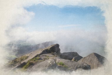 The Roaches, Staffordshire 'dan İngiltere' deki Peak District Ulusal Parkı 'nda gün doğumunda çekilmiş panoramik dijital suluboya tablo..