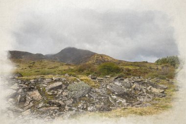 Moel Siabod, Eryri Ulusal Parkı, Galler 'in aşağısındaki Capel Curig' deki terk edilmiş Rhos taş ocağının dijital suluboya tablosu..