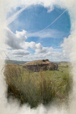 Terk edilmiş Sherman tankı dijital suluboya resmi The Peak District Ulusal Parkı 'nda, Yukarı Hulme' da Ramshaw Kayaları 'nda.. 