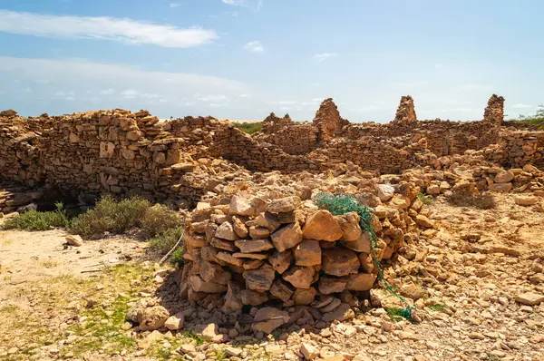 Balıkçı köyünün terk edilmiş kalıntıları Curral Velho, Boa Vista, Cape Verde.