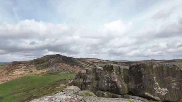 英国斯塔福德郡山顶地区国家公园的蟑螂 英国乡村风景的飞散云彩 — 图库视频影像