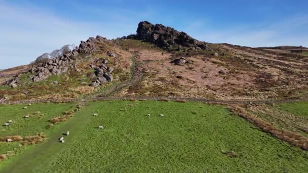 Aerial Drone Footage Pull Back Revealing Landscape Peak District National — Stock Video