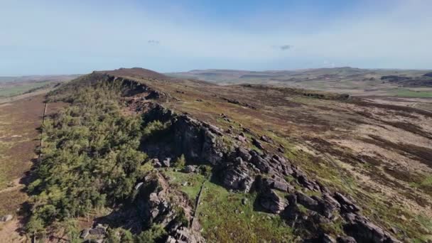 Κινηματογραφικό Ευρύ Εναέρια Drone Πλάνα Από Roaches Peak District National — Αρχείο Βίντεο