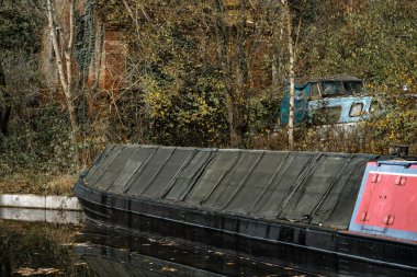 Caldon Kanalı 'nın yakınındaki Froghall, Staffordshire, İngiltere ve İngiltere' de canlı sonbahar manzaraları..