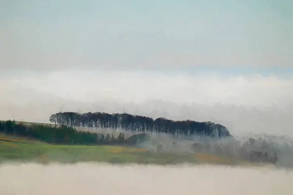 İngiltere, İngiltere 'deki The Peak District Ulusal Parkı' ndaki The Roaches 'ta sıcaklığın tersine çevrildiği kış gündoğumu dijital yağlı boya manzarası..