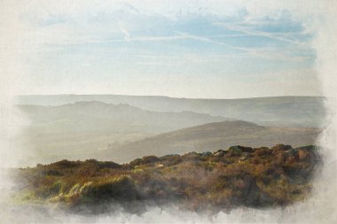 Staffordshire Tepesi Ulusal Parkı 'ndaki hamamböceklerinin kırsal gündoğumu manzarası, İngiltere.