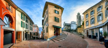 Lugano şehir merkezindeki ana yayanın panoramik görüntüsü, Ticino, İsviçre