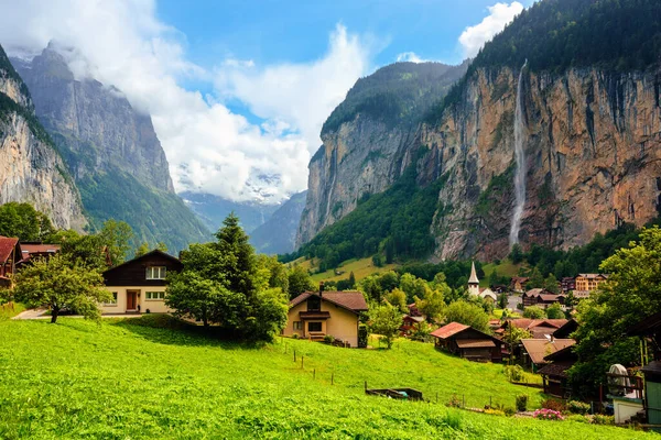 Picturesque Lauterbrunnen Lembah Pegunungan Alpen Swiss Tujuan Wisata Populer Bernese — Stok Foto