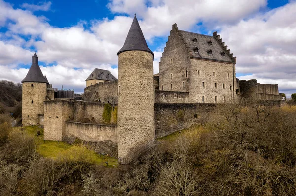 Średniowieczny Zamek Bourscheid Jest Największym Zamkiem Księstwie Luksemburga — Zdjęcie stockowe