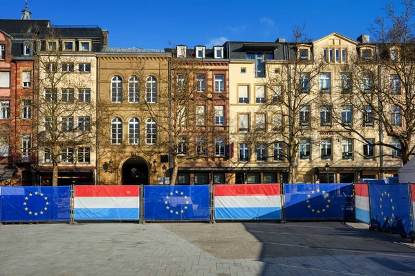 Historiska Hus Place Guillaume Torget Luxemburgs Centrum Dekorerade Med Flaggor — Stockfoto