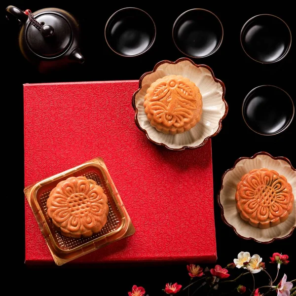 Moon Cake/Mooncake Chinese Dessert Snack during Lunar new year Mid Autumn Festival