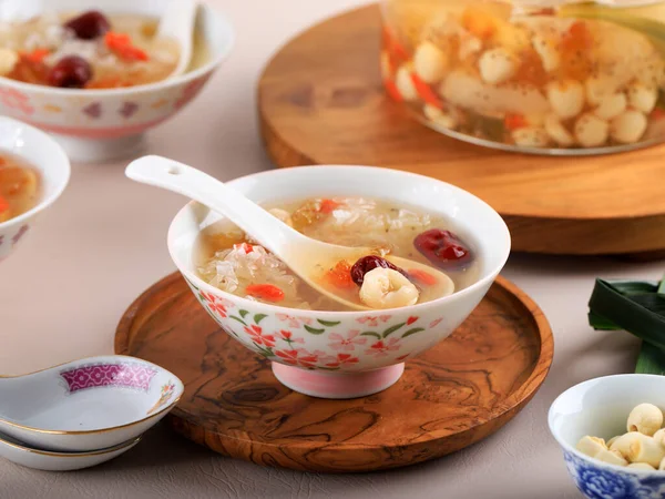Peach Gum Collagen Dessert is a Chinese Traditional Refreshment Beverages. It is Contains Bird Nest, Red Dates, Snow Fungus, Goji Berry. Selected Focus